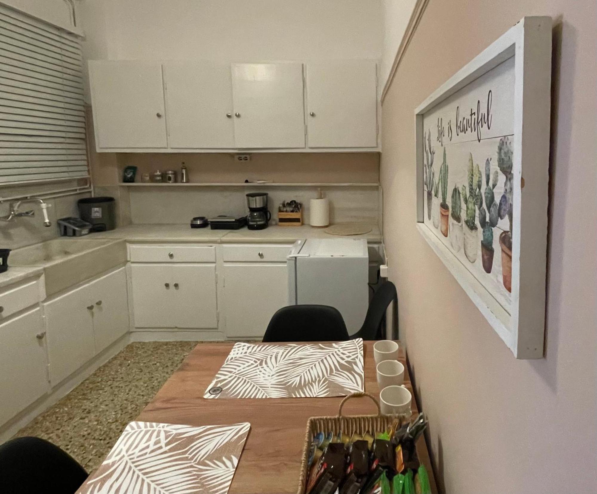 Spacious Near Panormou Metro