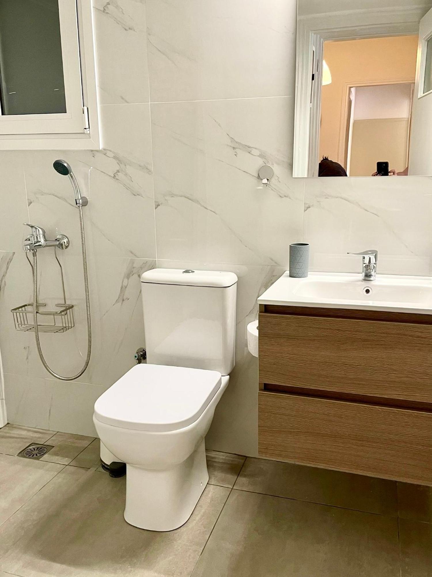 Spacious Near Panormou Metro Apartment Athens