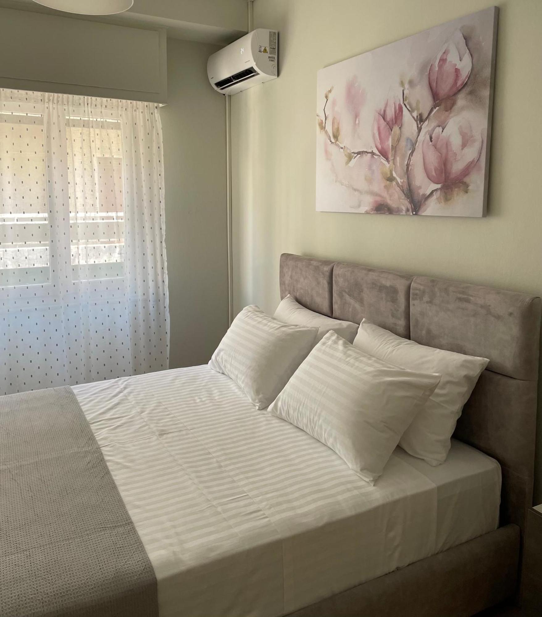 Spacious Near Panormou Metro Apartment