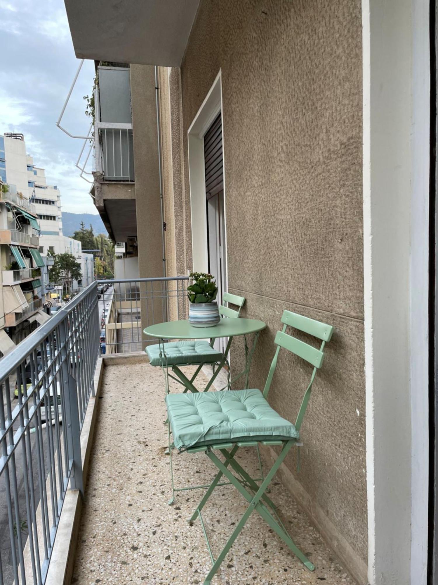 Spacious Near Panormou Metro