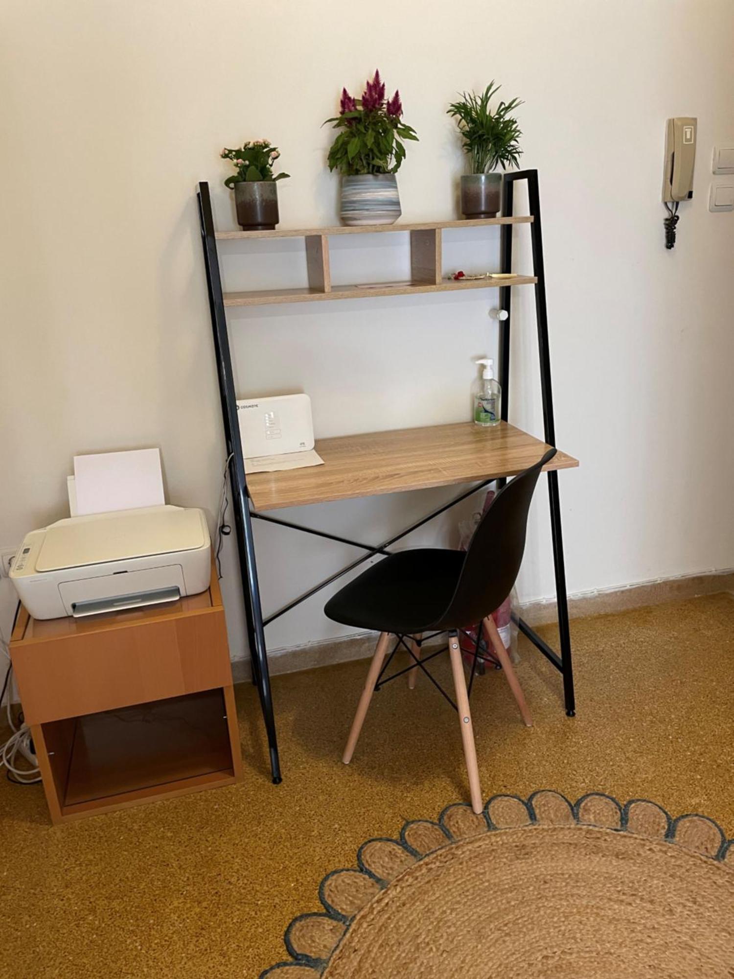 Spacious Near Panormou Metro *