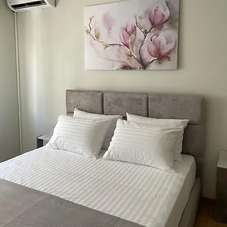 Spacious Apartment Near Panormou Metro Athens Exterior photo