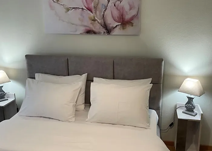 Spacious Apartment Near Panormou Metro