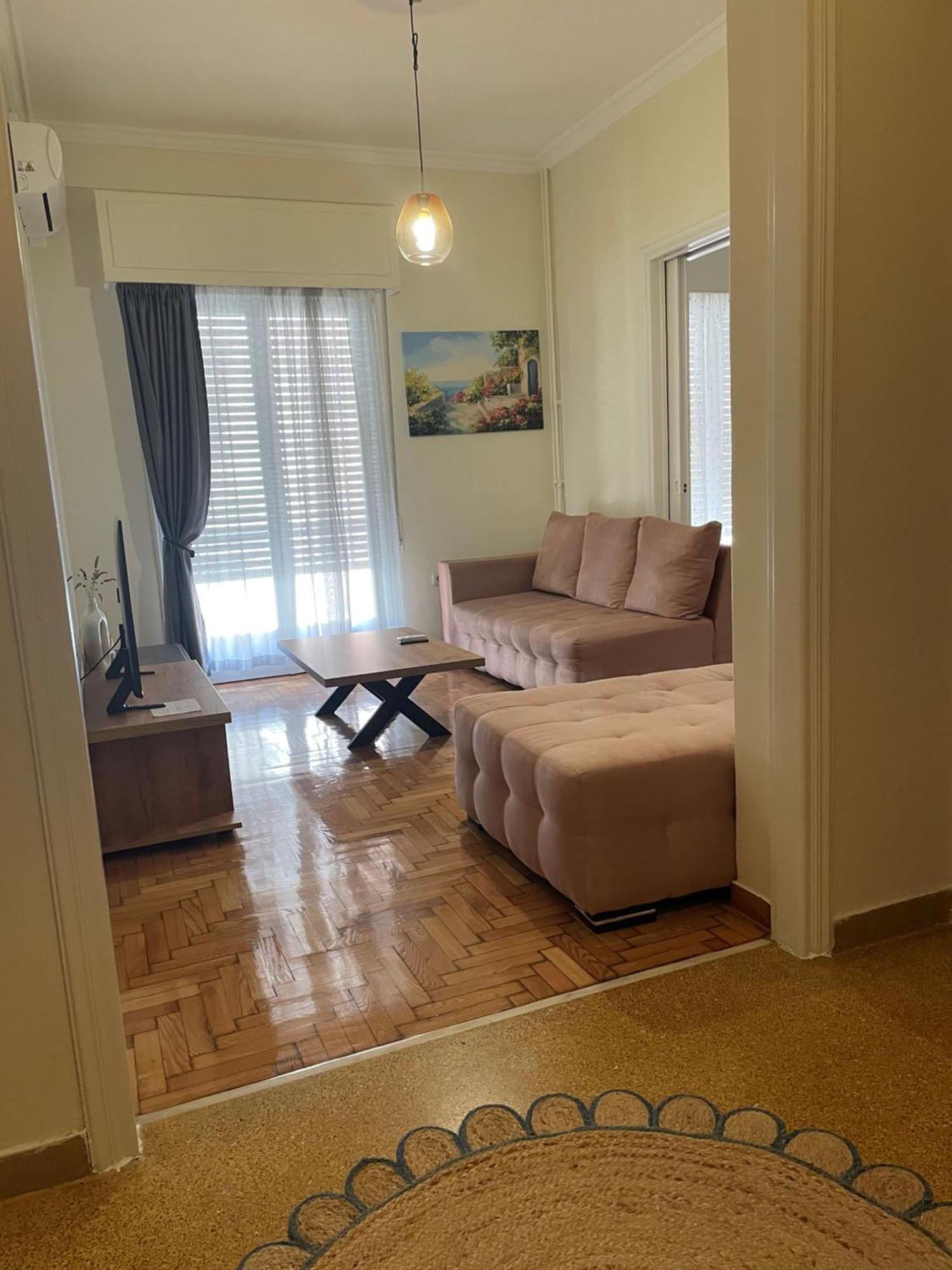 Spacious Near Panormou Metro Apartment